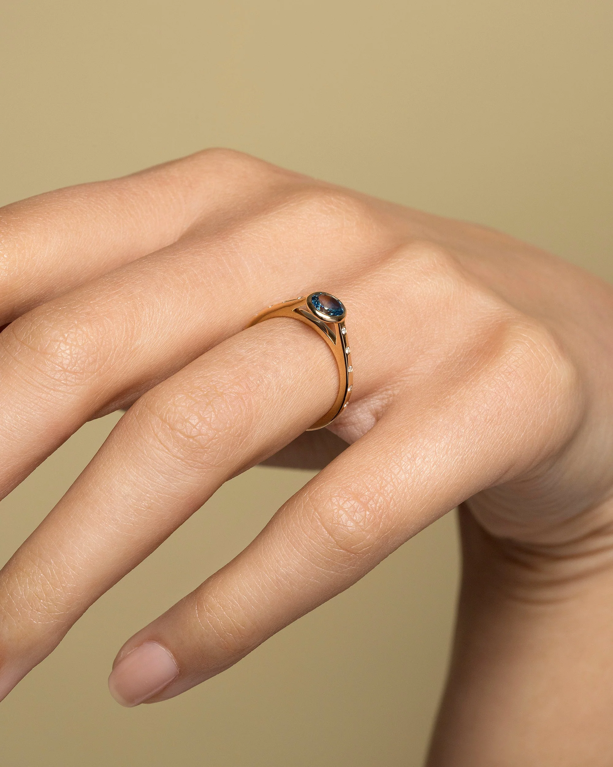 Calatrava Ring - Blue Sapphire - Image 3
