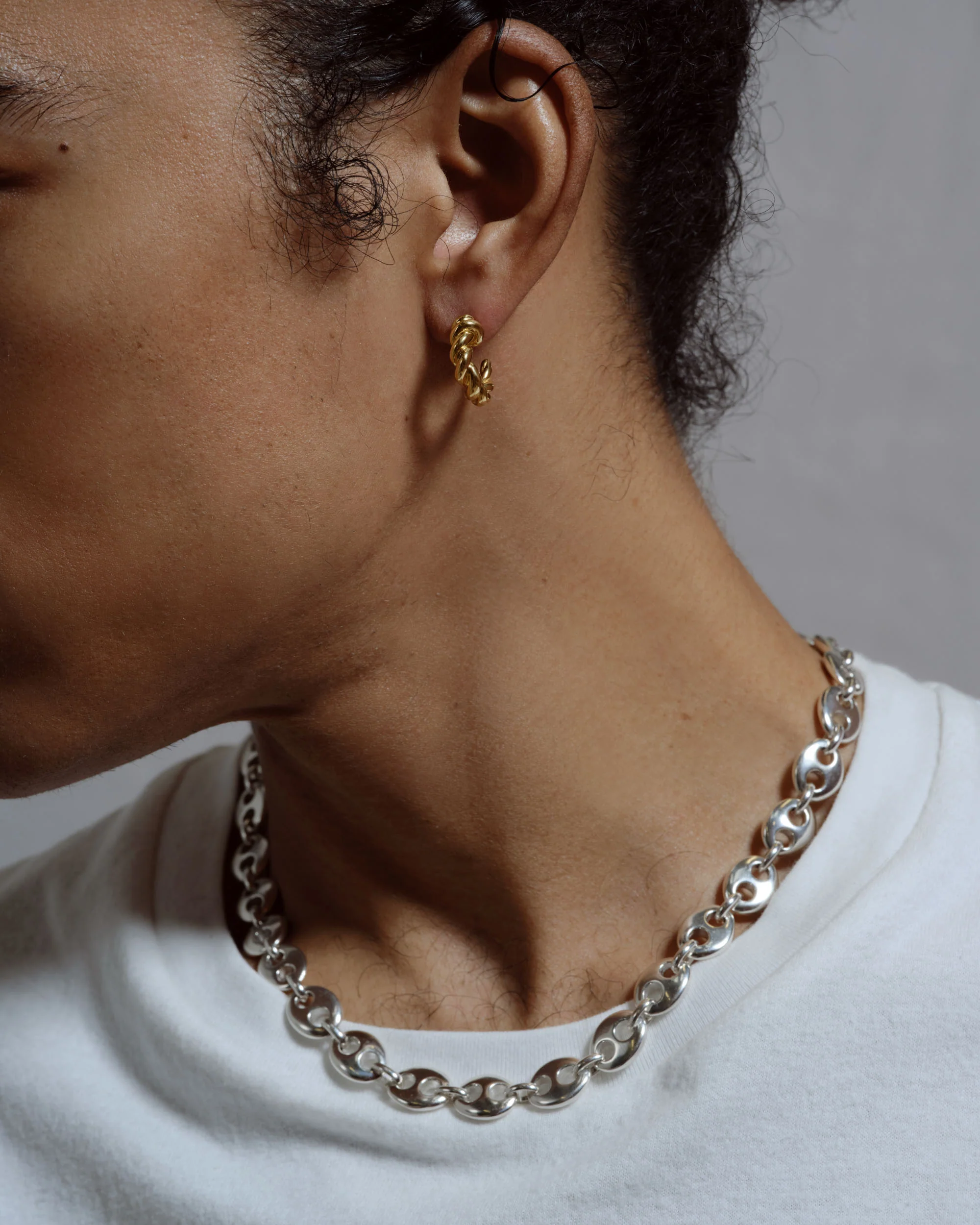 Bedrock Medium Necklace - Solid Gold - Image 5
