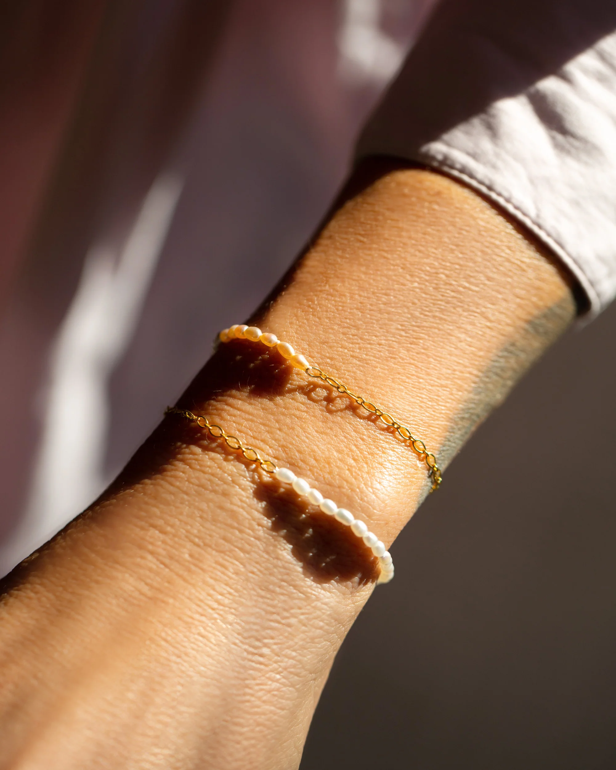 Half Oval Chain & Peony Seed Pearl Bracelet - Image 2