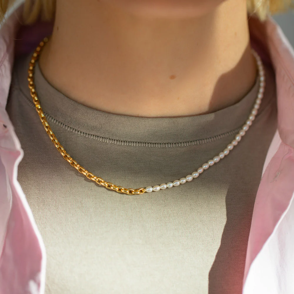 Half Short Loop Chain & White Seed Pearl Necklace - Image 3