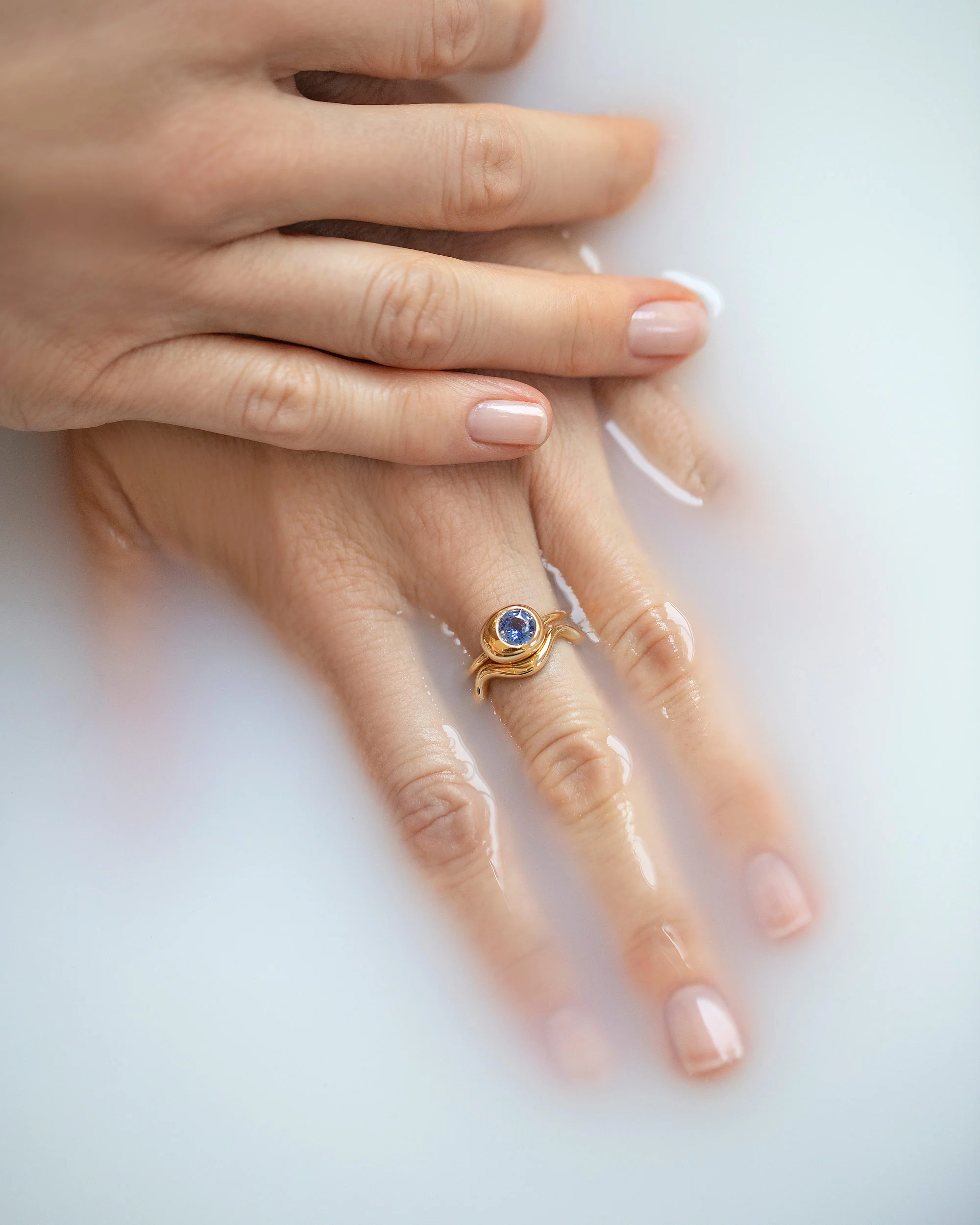 Level Ring - Bicolor Blue Sapphire - Image 4