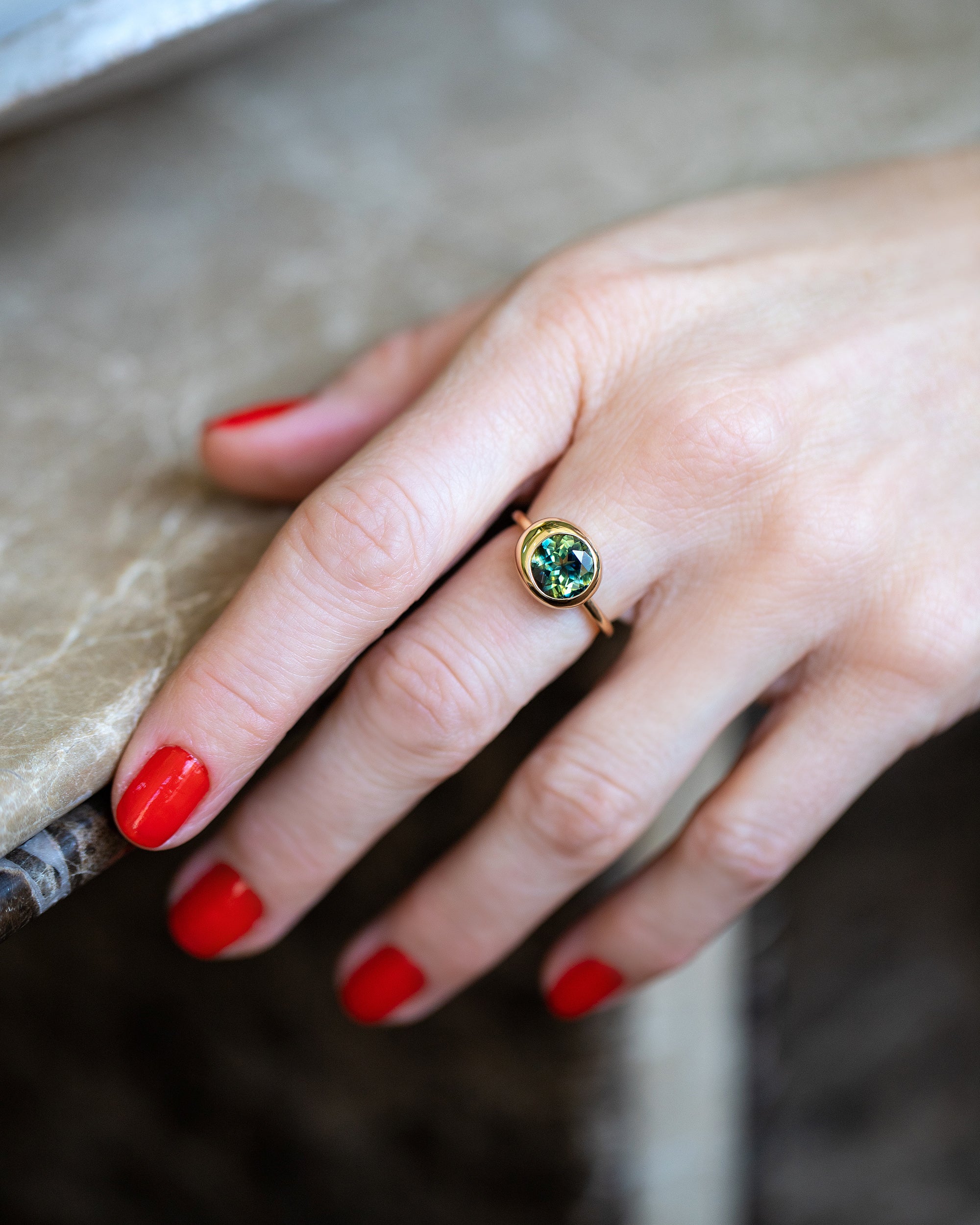 Grand Level Ring - Bicolor Sapphire - Image 4