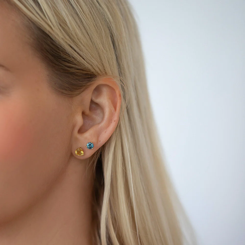 Martini Stud Earrings - Grand Bicolor Yellow/Blue Sapphire - Image 2