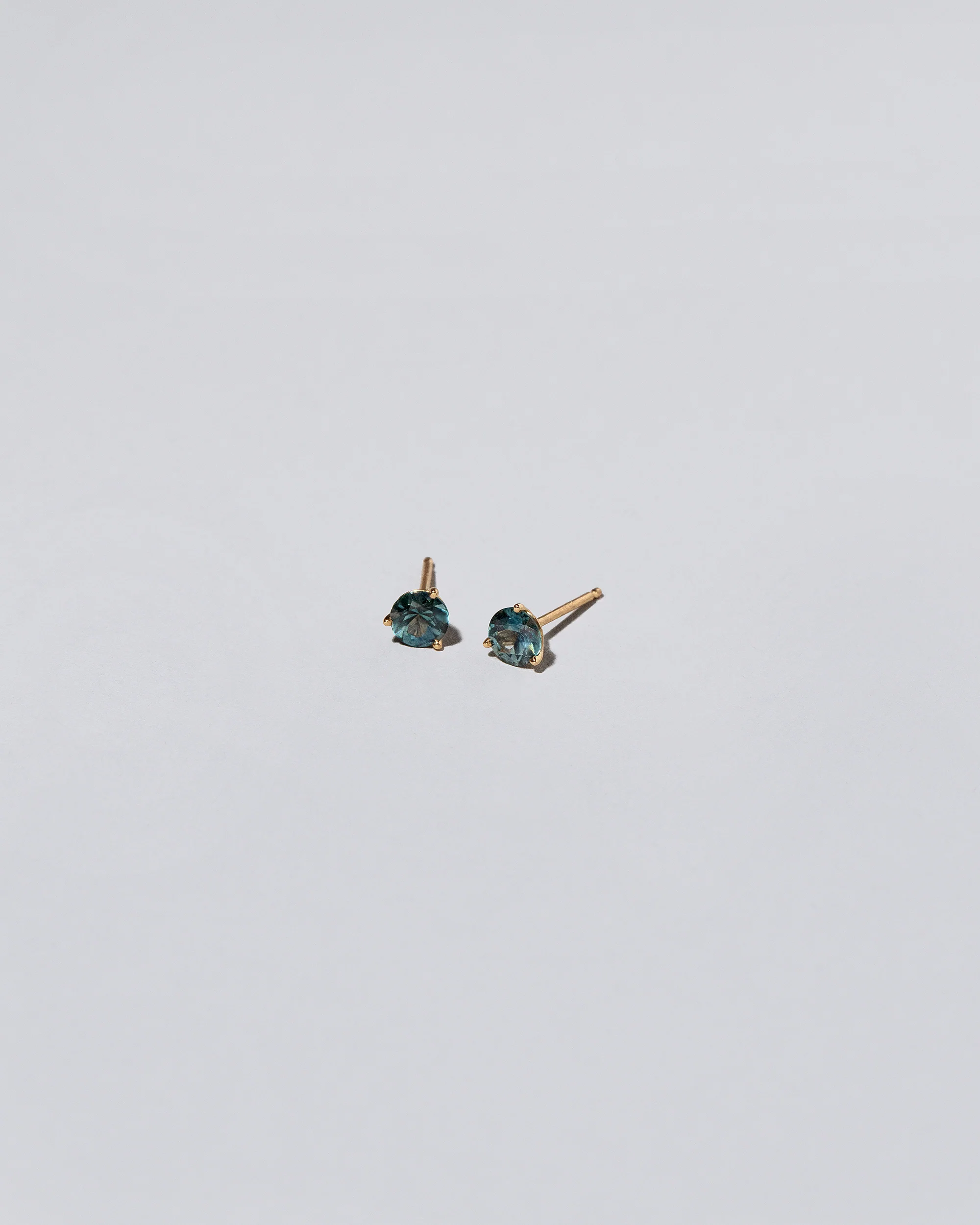 Martini Stud Earrings - Grand Teal Bicolor Sapphire