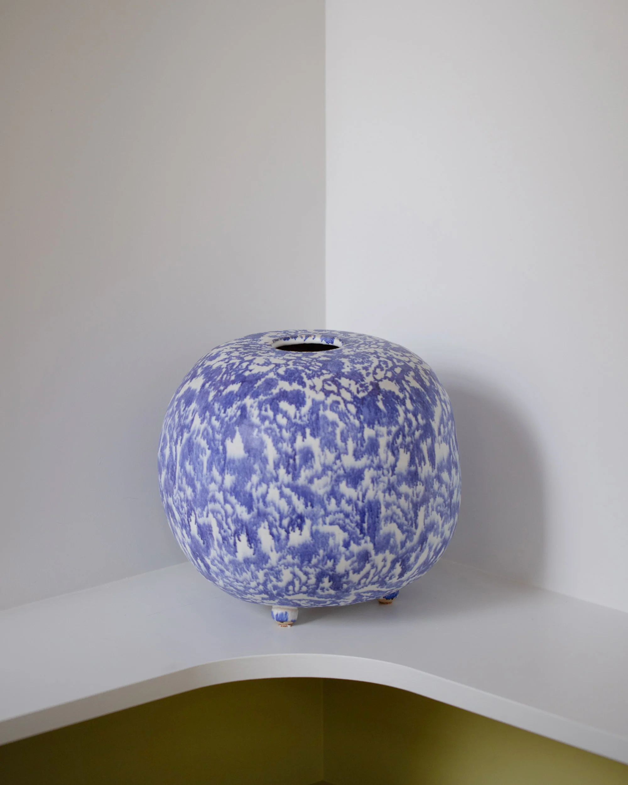 Globe Vase - Image 3