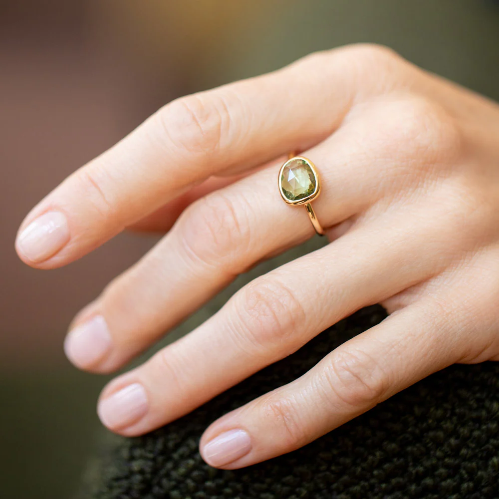 Gusher Green Sapphire Ring 004 - Image 6