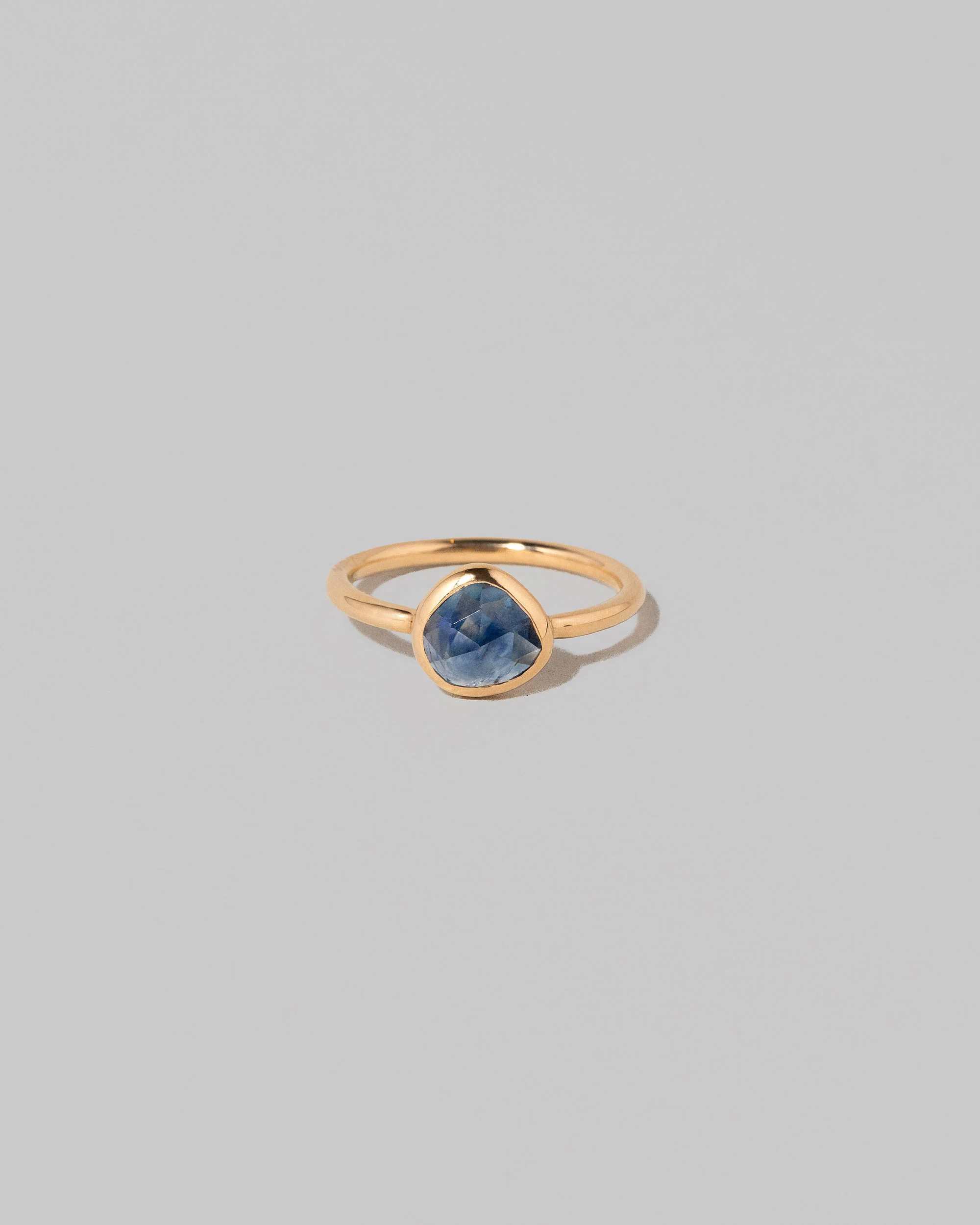 Gusher Blue Sapphire Ring 005