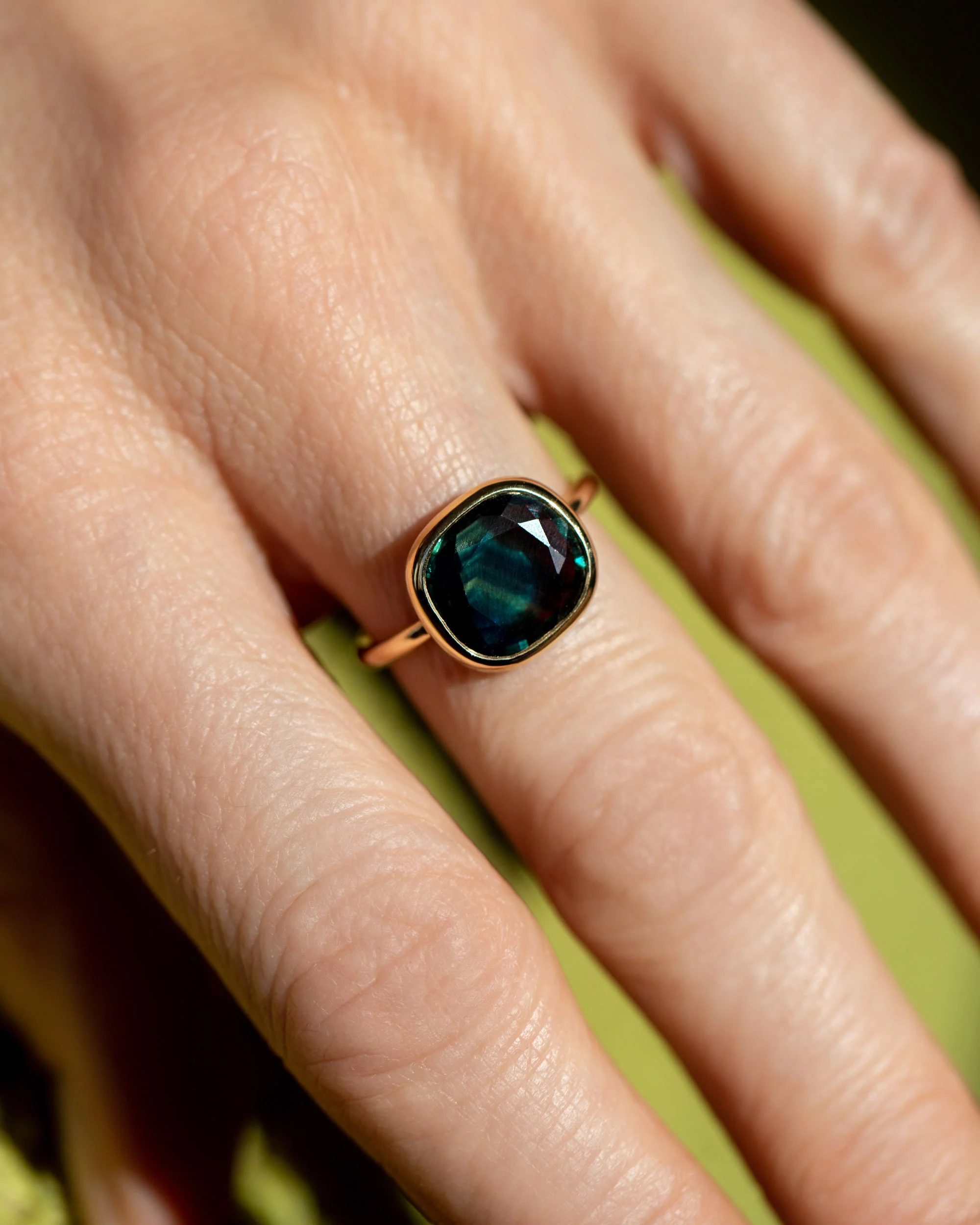 Gusher Bicolor Sapphire Ring 012 - Image 5