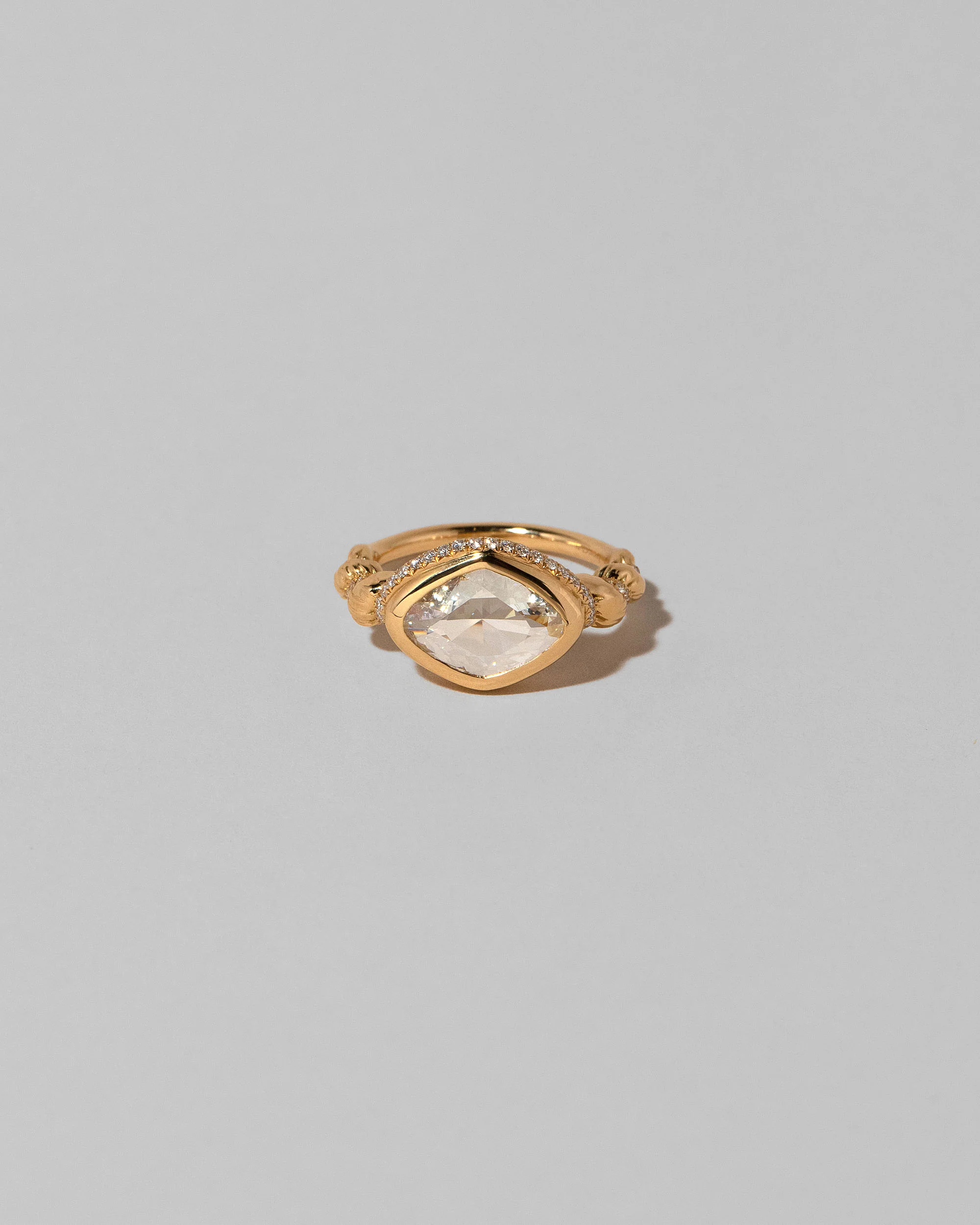 Twist Ring