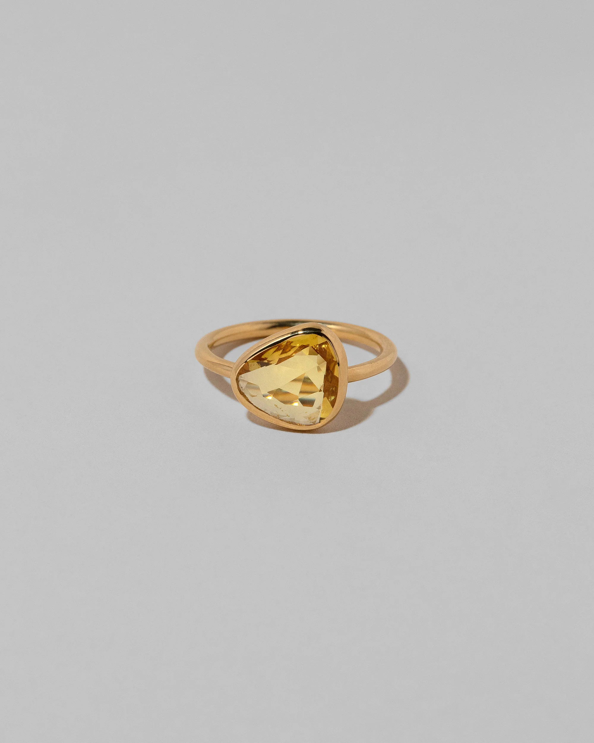 Gusher Yellow Sapphire Ring 035