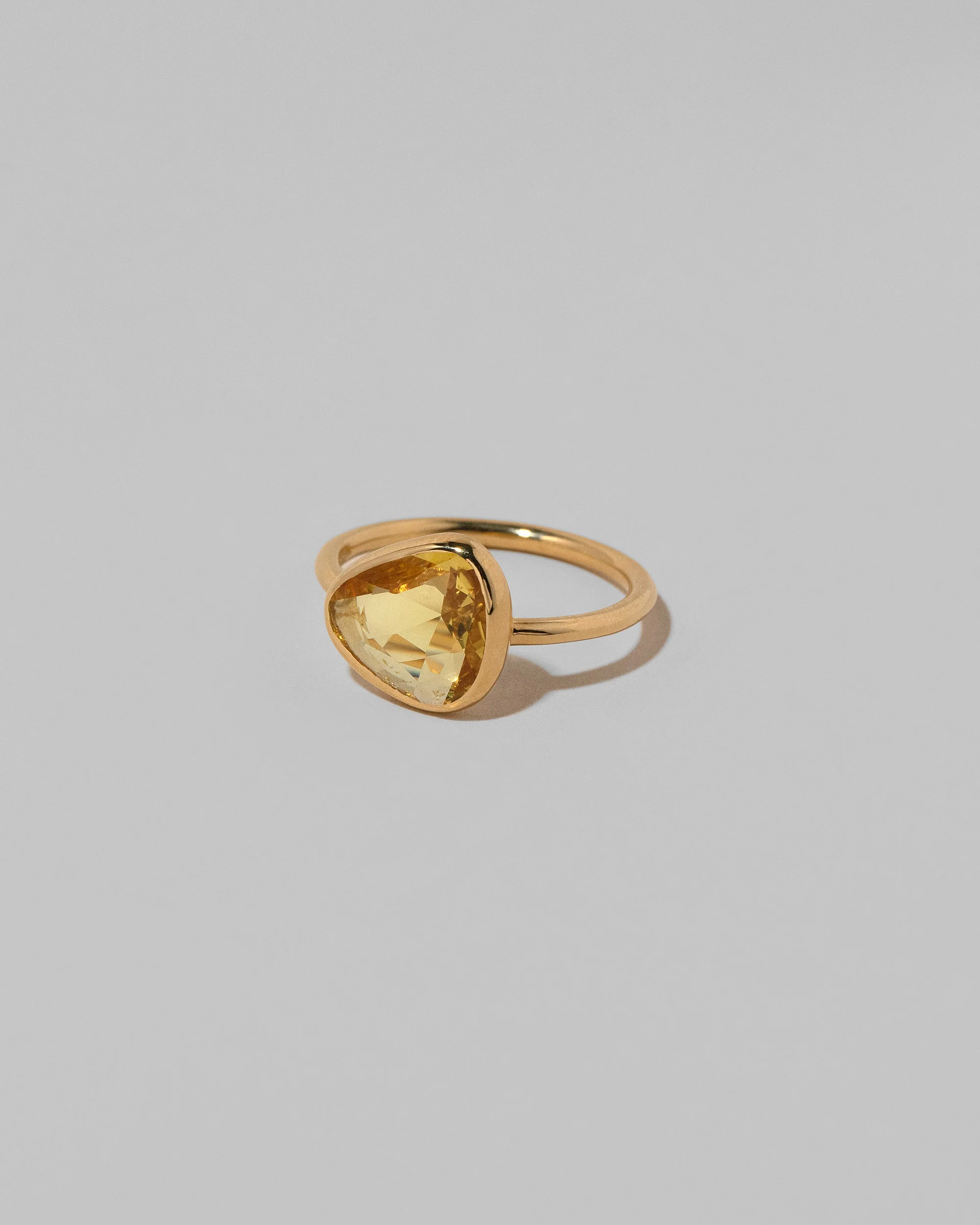 Gusher Yellow Sapphire Ring 035 - Image 2