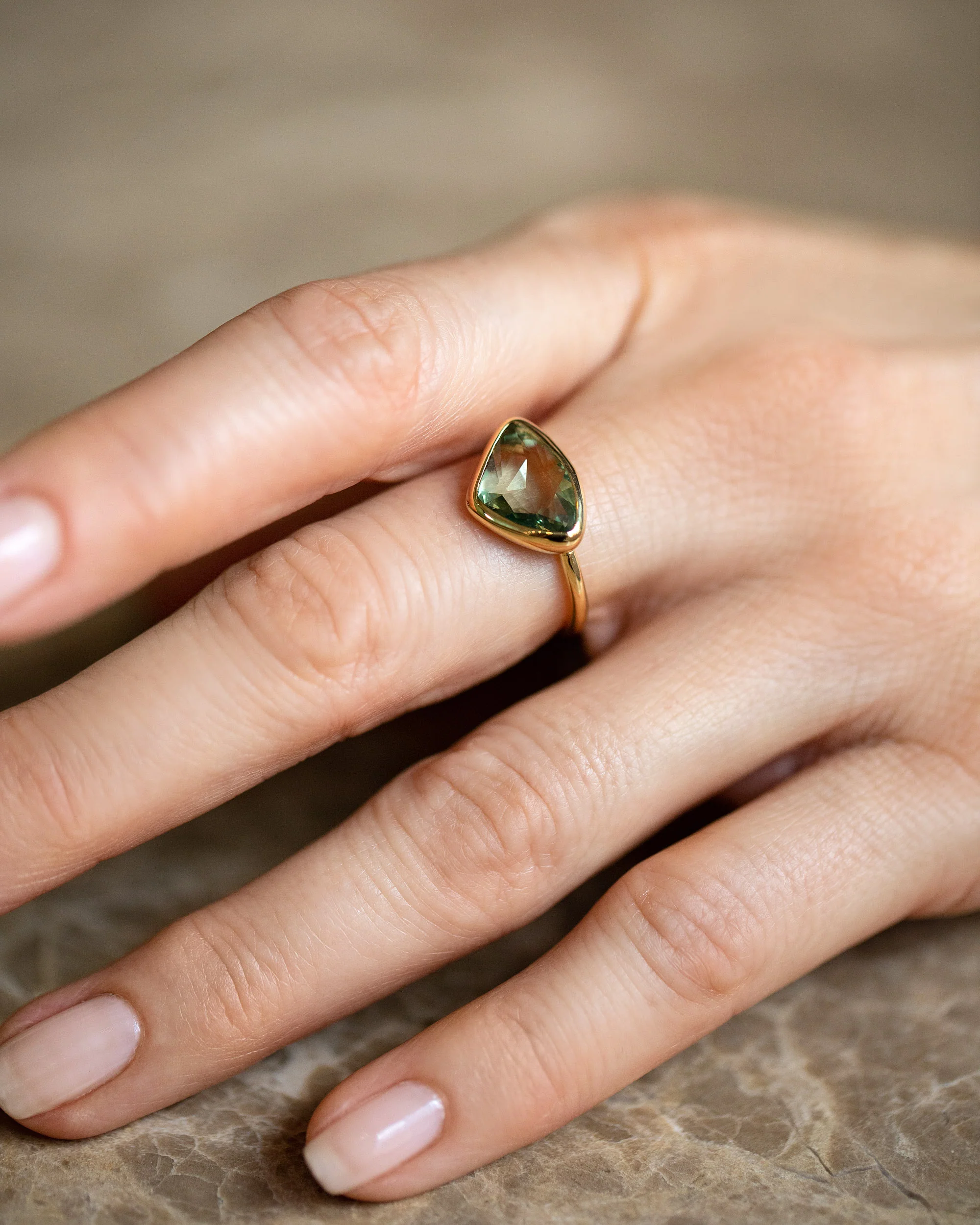 Gusher Green Sapphire Ring 036 - Image 4