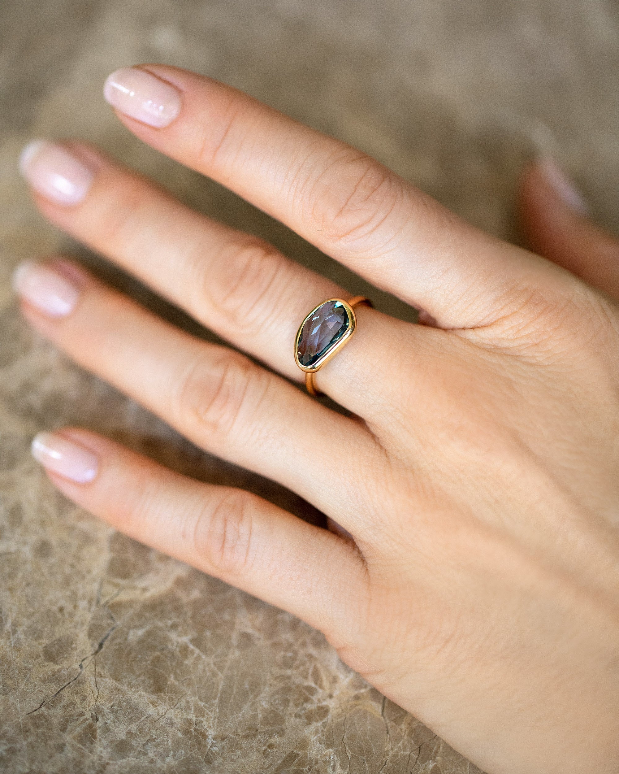 Gusher Teal Sapphire Ring 037 - Image 4