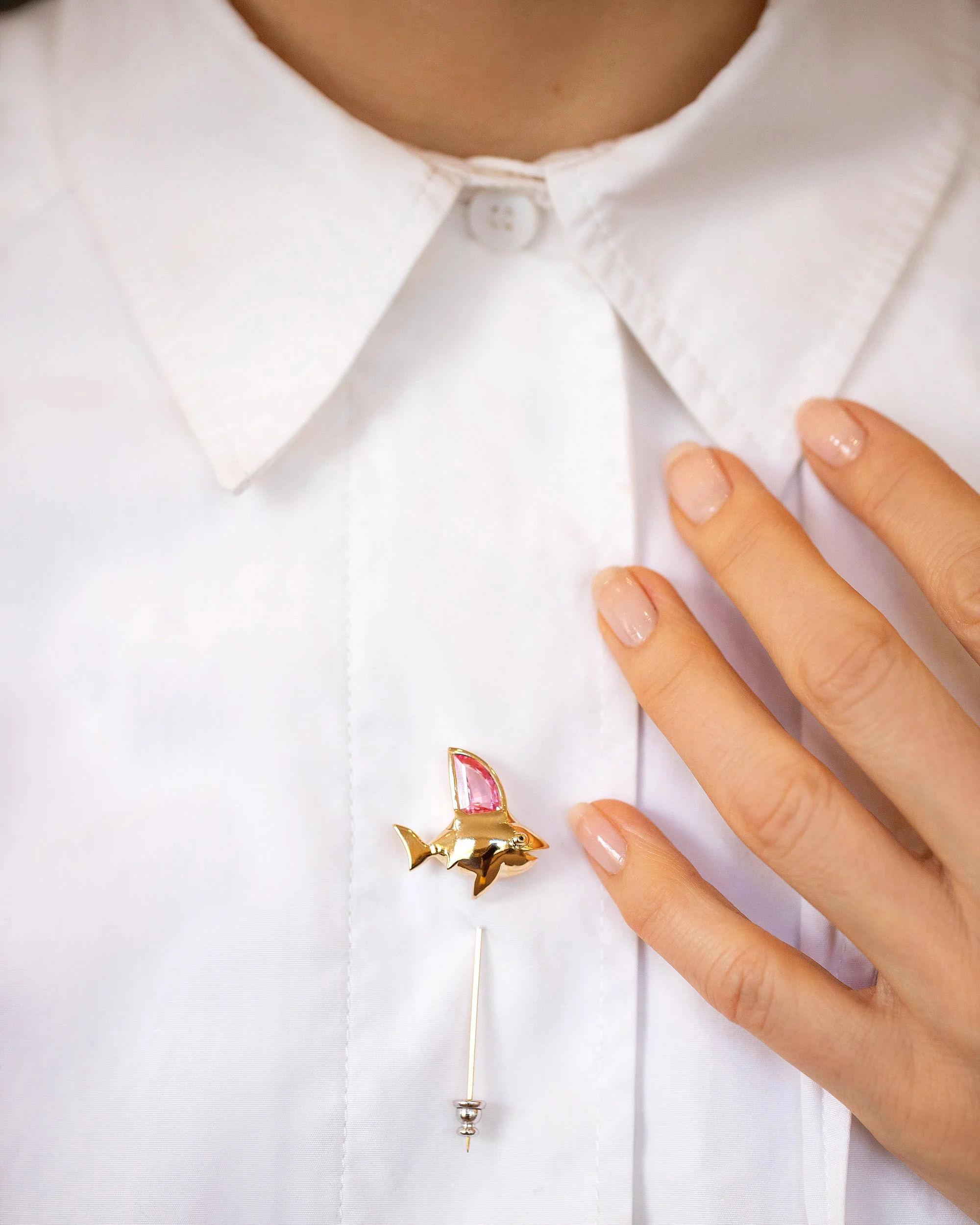Simon Shark Collar Pin - Image 3