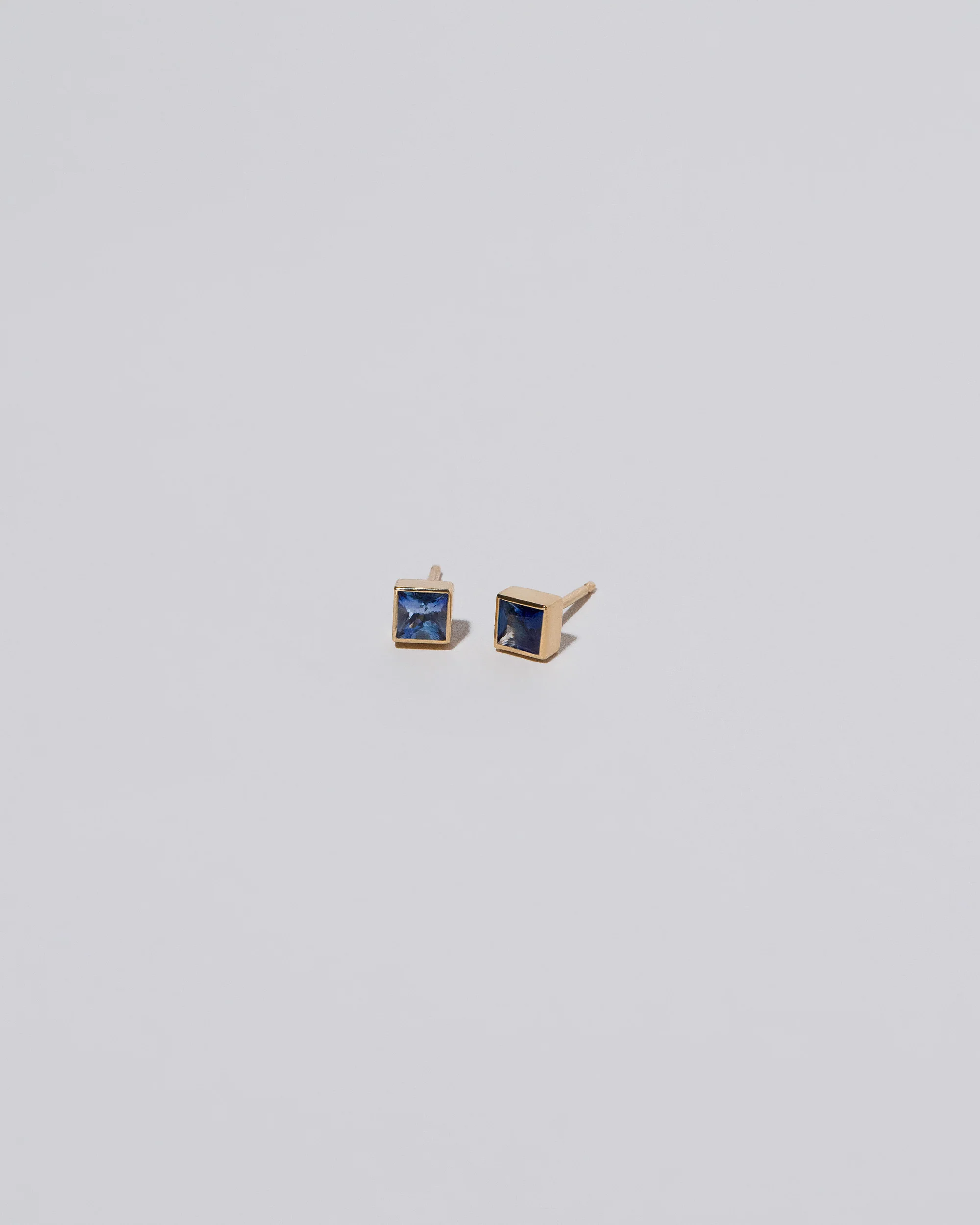 Square Frame Stud Earrings - Blue Sapphire