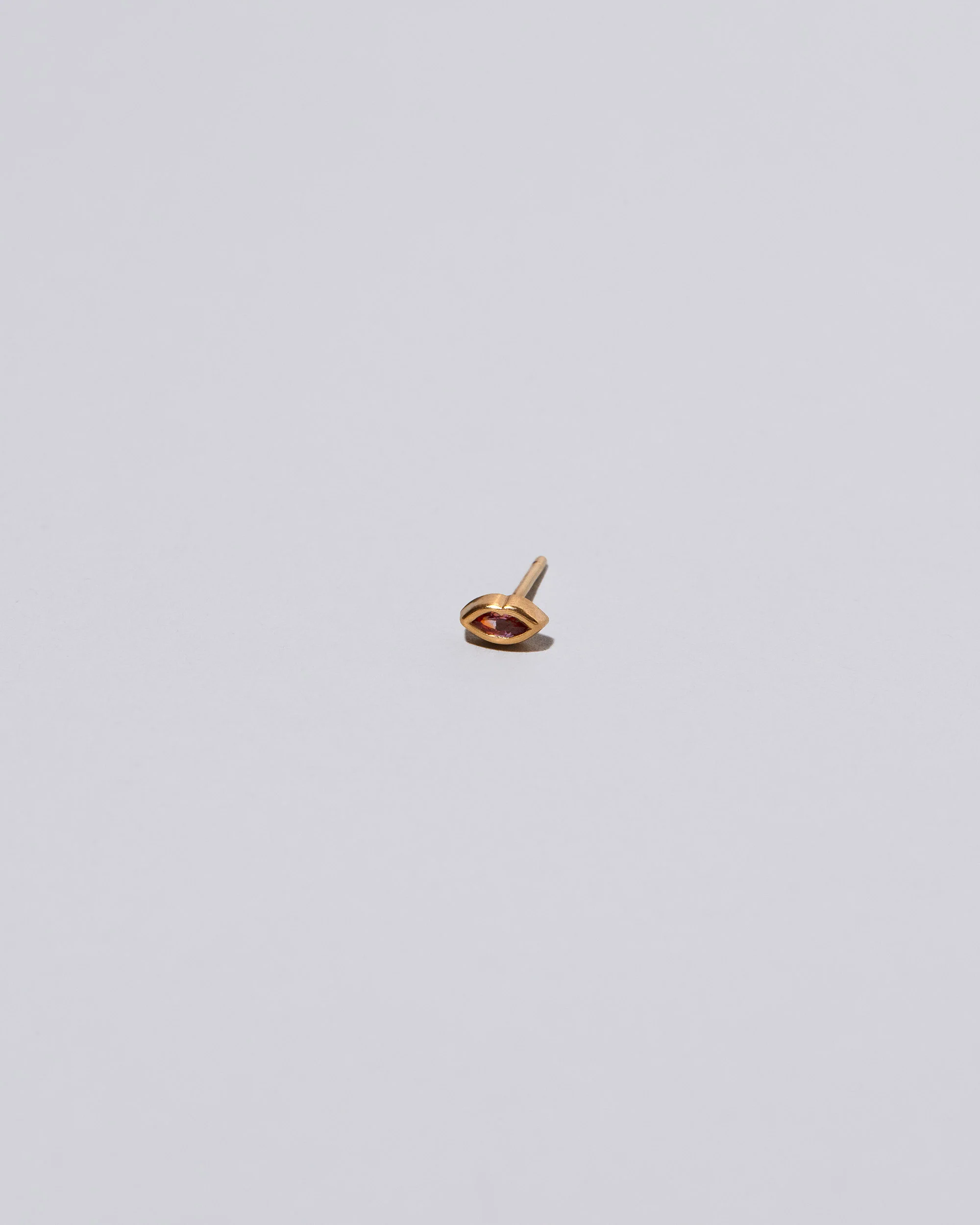 Sweet Little Kiss Stud Earring Single