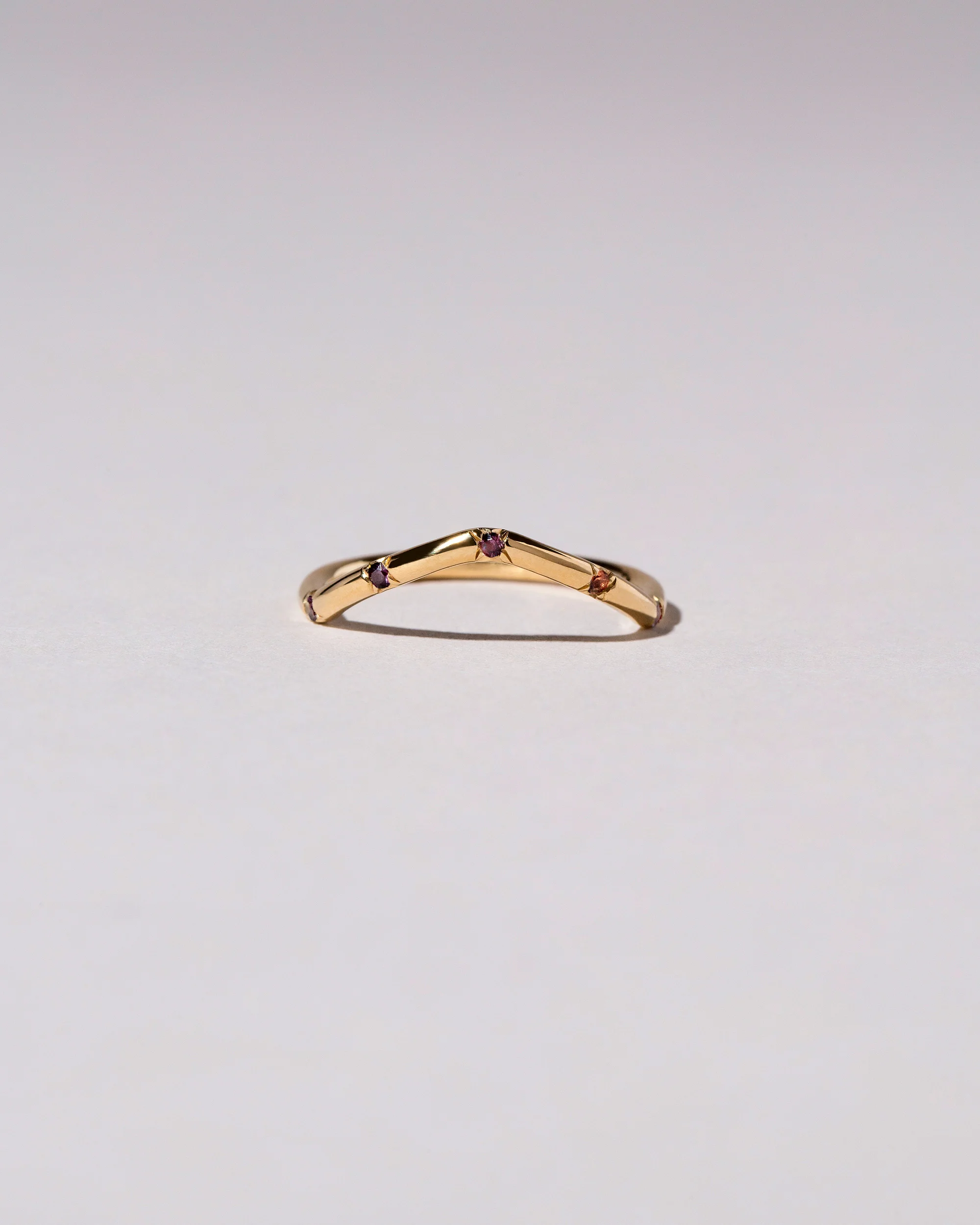 High Peak Band in Five Stone 14k Yellow Gold With Garnets - sz6 x Vault