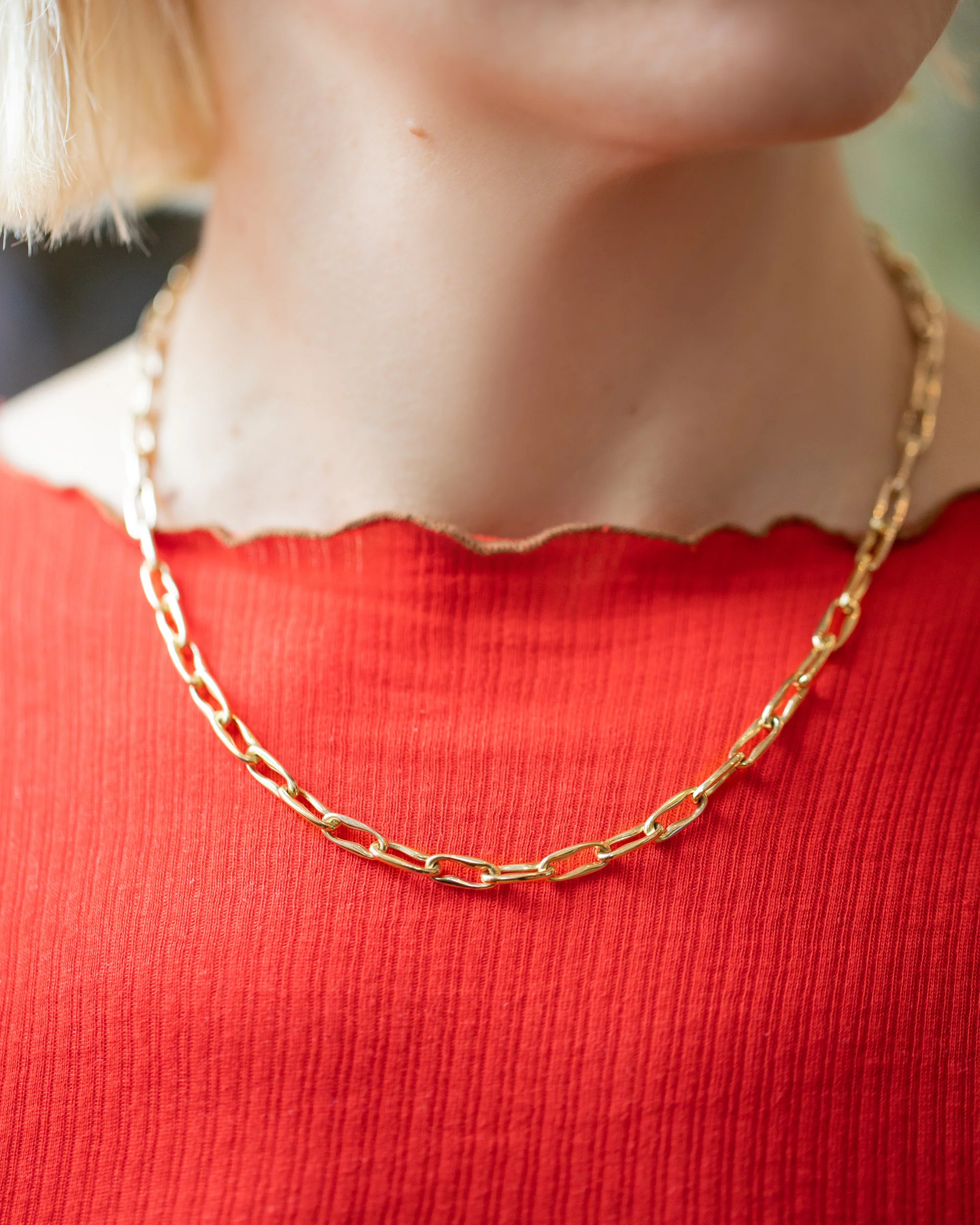 Wavy Link Chain Necklace - Image 3